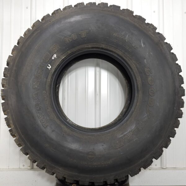 Discount 16.5 tires in NOS condition 37x12.50R16.5 Goodyear Wrangler MT oz (2008-2009 DOT)